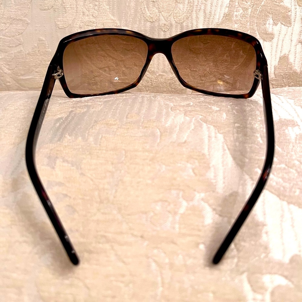Celine Luxury Tortoise shell sunglasses mint condition.No signs of wear.Look new - Picture 5 of 13